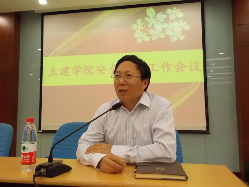 党委书记魏庆朝讲话.JPG