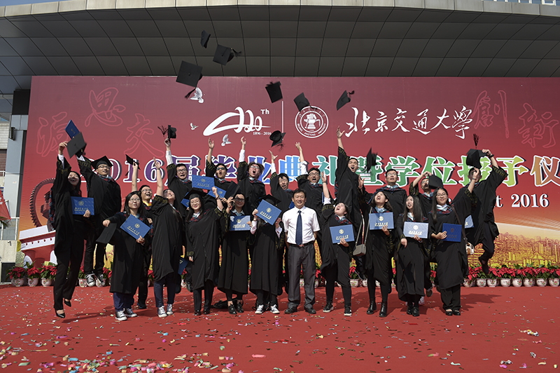 f4daeca6c2357a4e9462208e559128ed.jpg