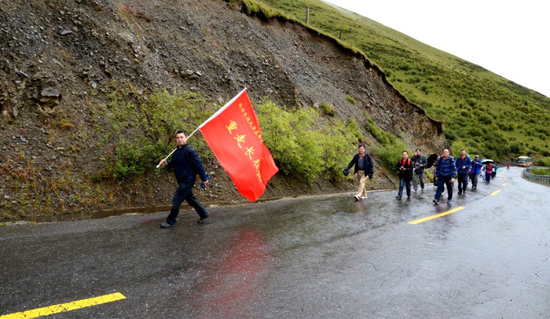2015-8-27 徒步10公里翻越梦笔山-1.JPG