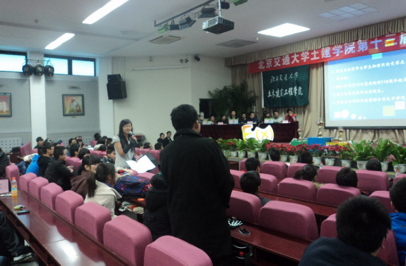 观众互动，精彩连连.JPG