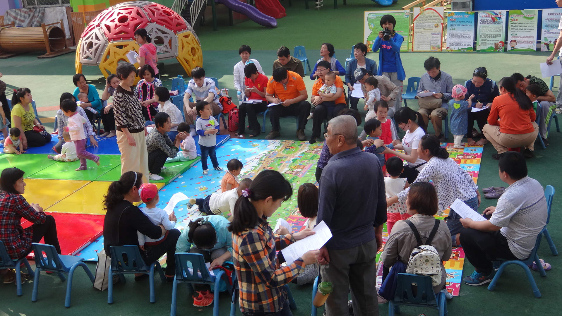 北京交通大学后勤集团幼教中心举行社区早教活动.JPG