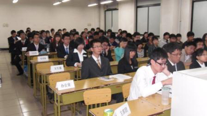 2010093010-wah.jpg