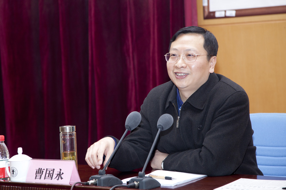 党委书记曹国永为同学们做十八大辅导报告1.jpg