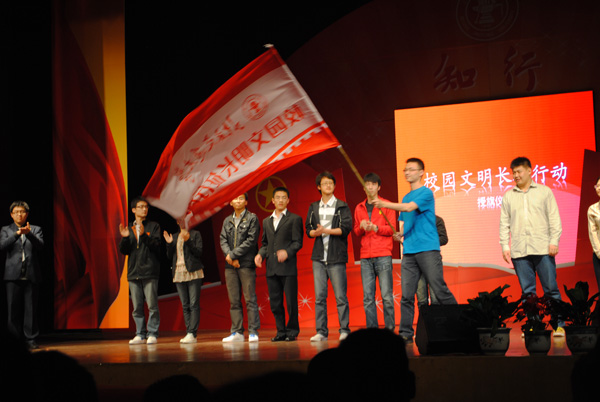 2010051858xg.jpg