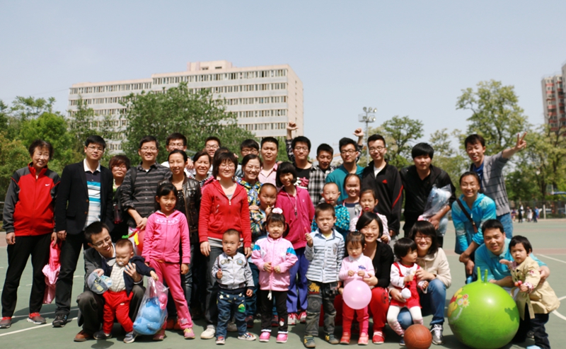 亲子大比拼合影留恋.JPG