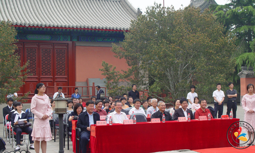 2010051802-bl.jpg
