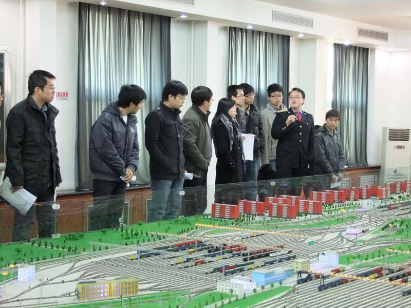2010031702-bl.jpg