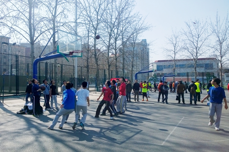 参赛队员在激烈的比赛中.jpg