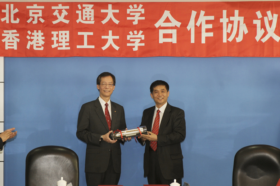 2010072105xg.jpg