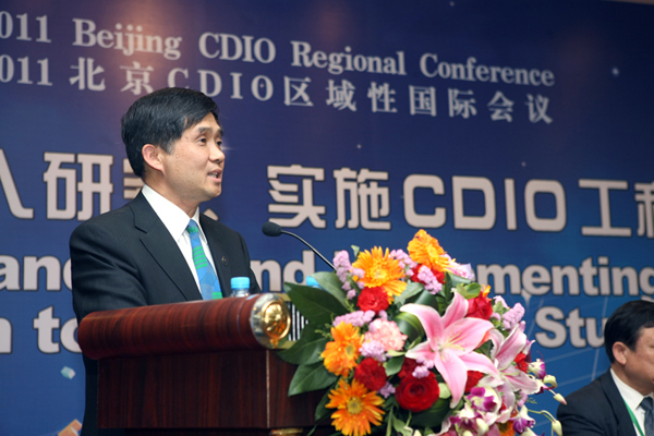 2011051126-tcl.jpg