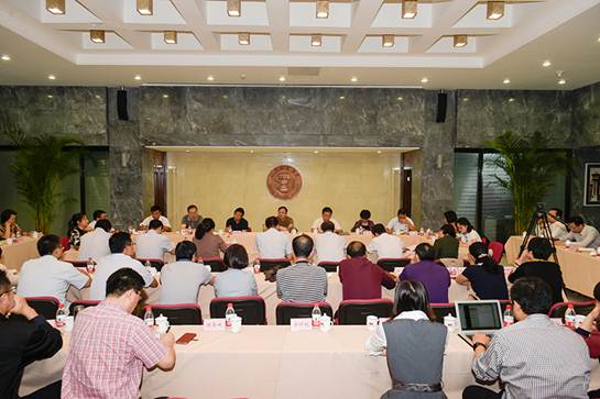 说明: C:\Users\WangWei\Desktop\160922校庆工作总结会\_DSC5371.jpg