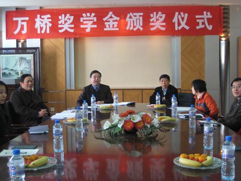 2009033010-cxn.jpg