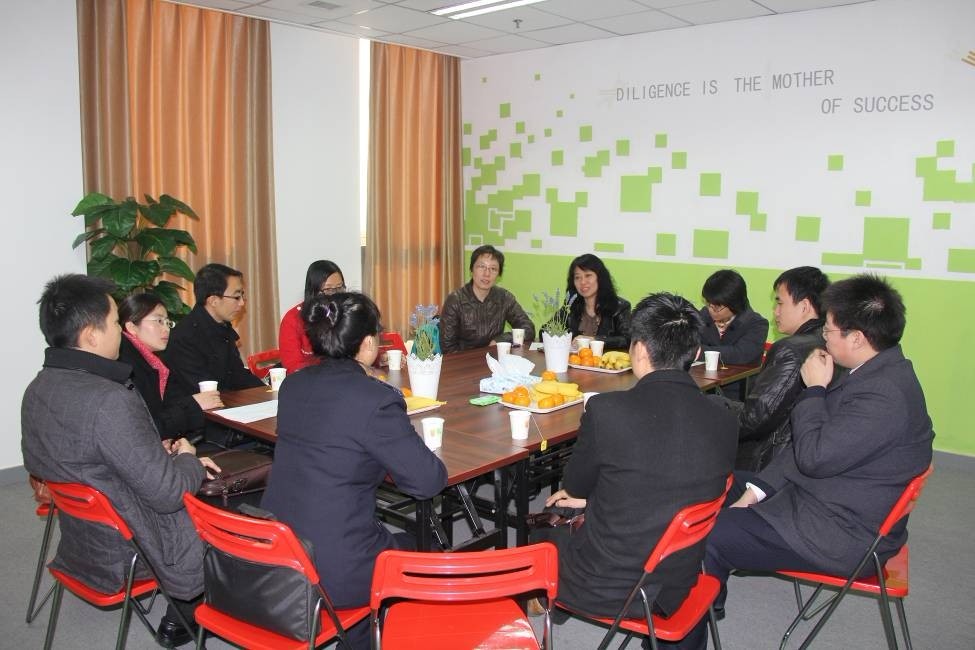 座谈会.jpg