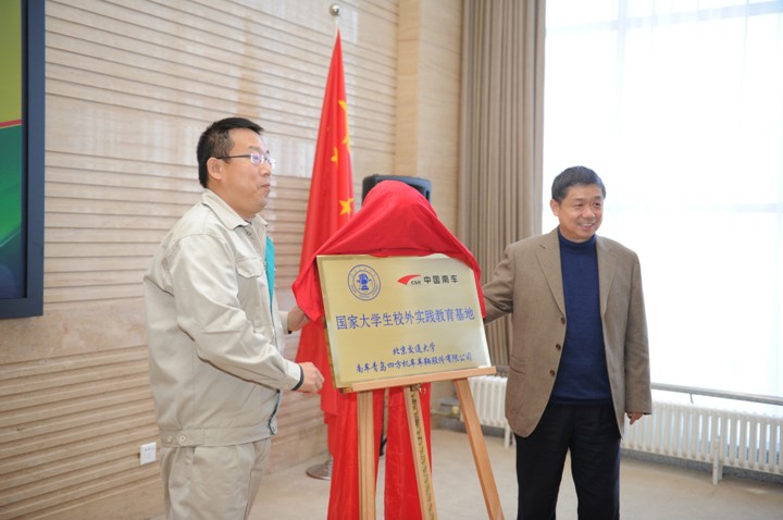 QQ截图20121123144346.jpg