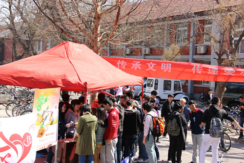 活动现场气氛热烈_副本.jpg