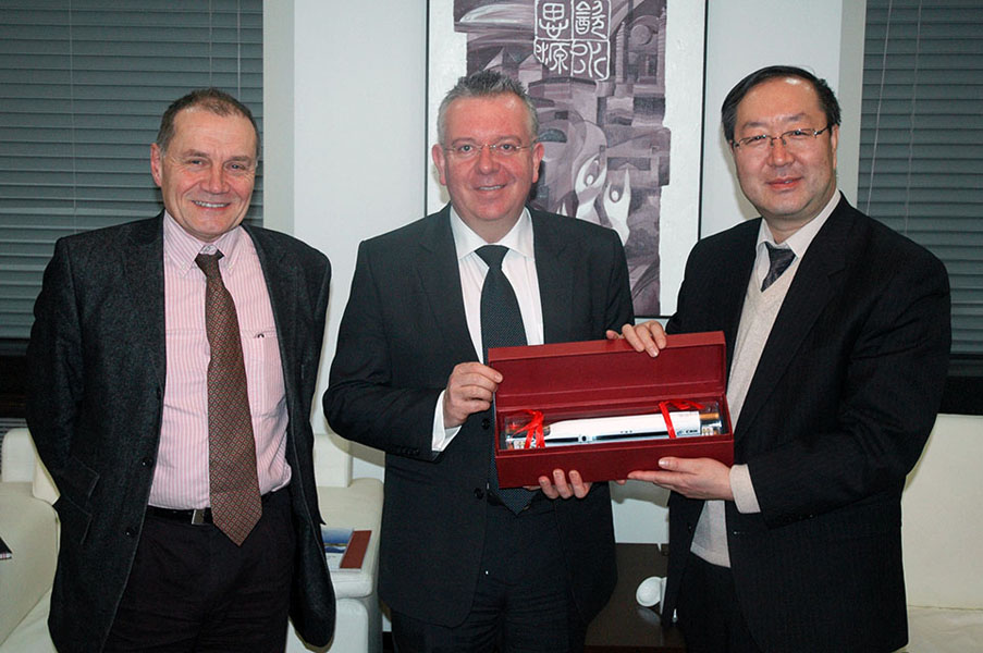 2010031801xg.jpg
