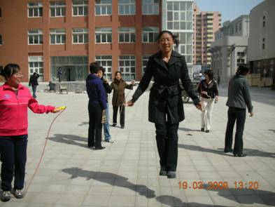 09032004_yey.jpg