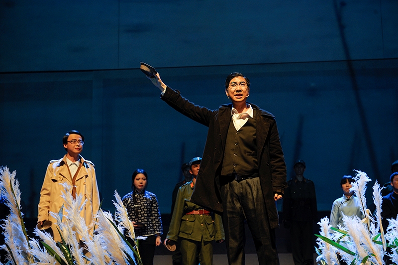 北京交通大学原创话剧《茅以升》首演取得圆满