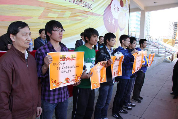 2011040625-tcl.jpg