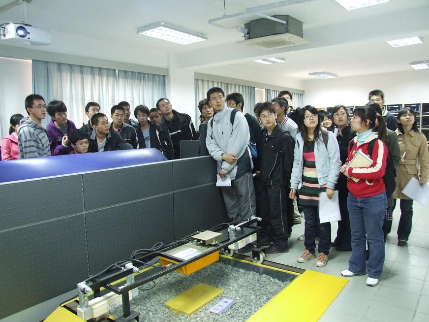 20092310-cxn.jpg