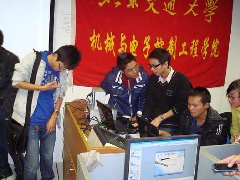 2010102502-wah.jpg