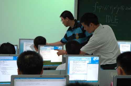 软件学院举办2012年暑期优秀高中生夏令营活祥云有个几高中图片