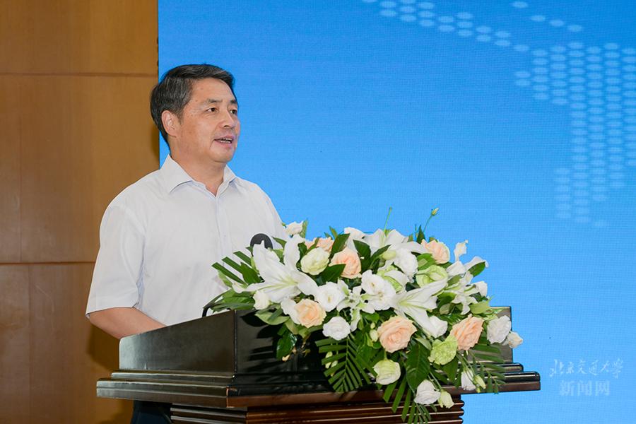 我校国土空间与交通协同发展研究院成立大会暨TOD学术论坛举办