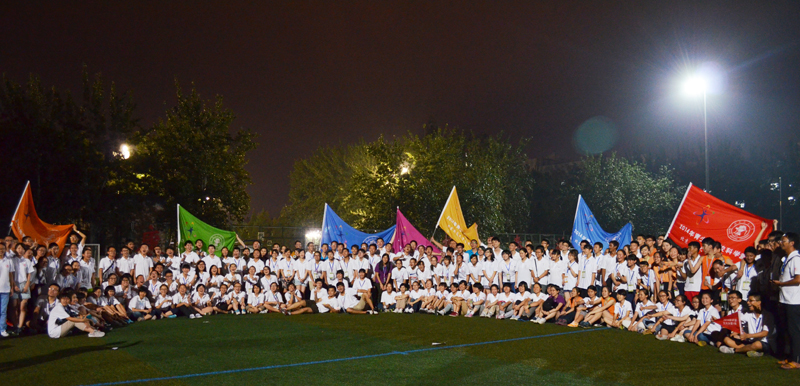 科学营营员们在交大体育场参加趣味运动会1.jpg