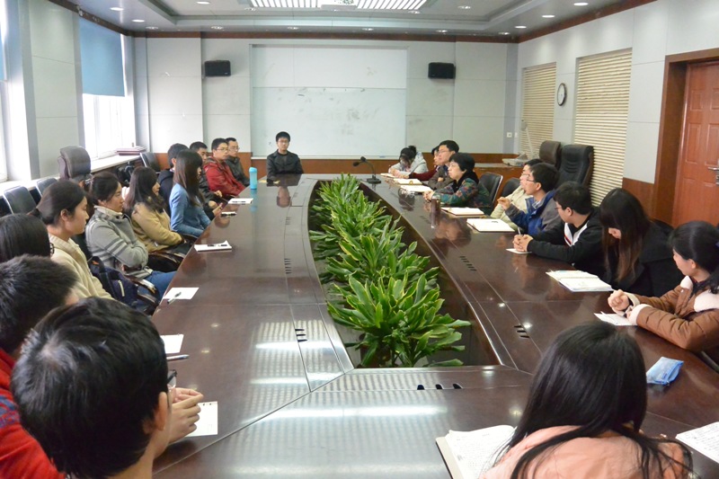 主题座谈会照片.JPG