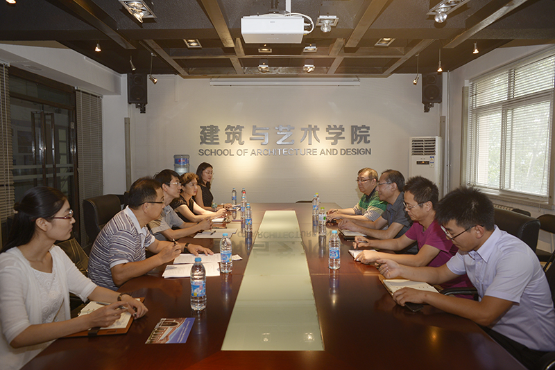 建艺学院会同经管学院，与地方政府商讨建筑与城市规划方面的人才培养合作计划.jpg