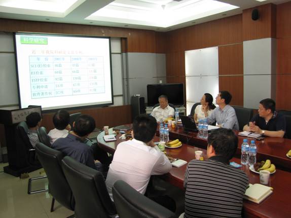 2010052602-bl.jpg