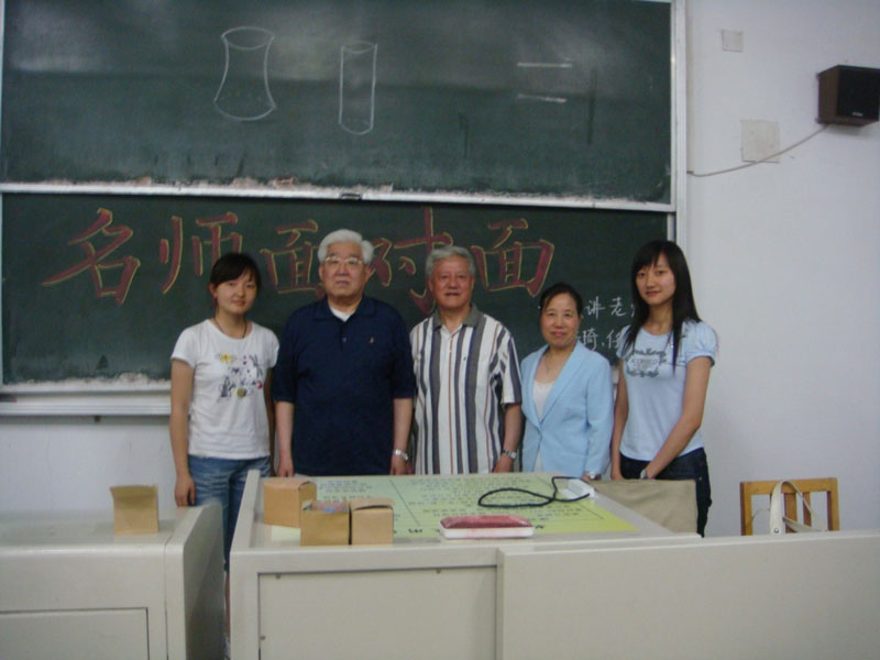 2010053104-jx.jpg