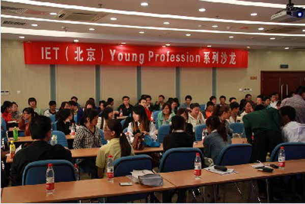 2010093055-wah.jpg