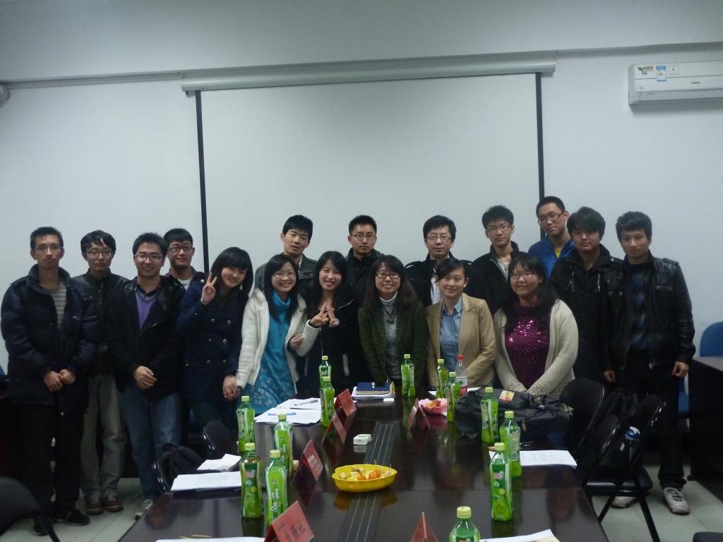 2012033003wht.jpg
