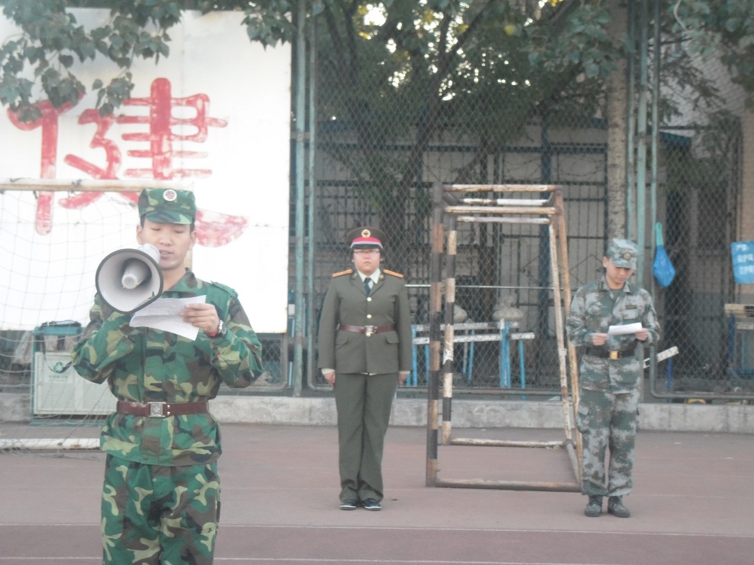 2011级优秀军训干部代表发言.jpg