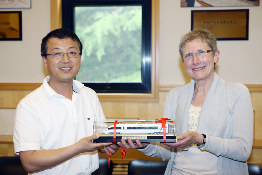 2010062453xg.jpg