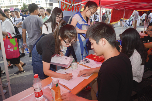 说明: C:\Users\HP\Desktop\160831研究生报到\_DSC6764.jpg