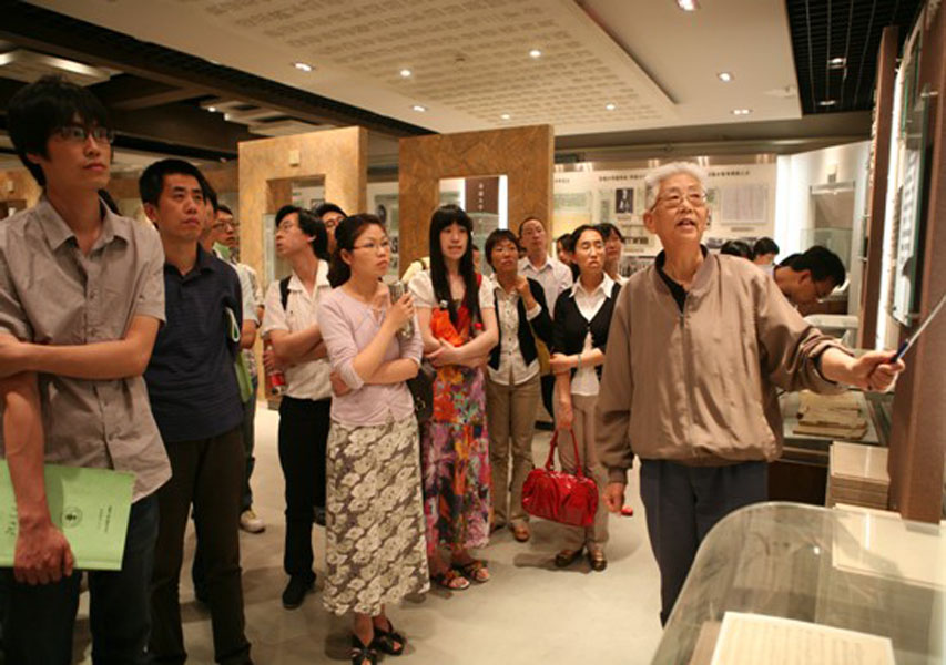 2010052428-jx.jpg