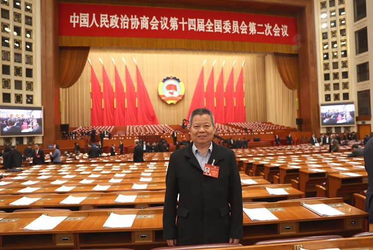 委员热议政府工作报告:对人才强国的高度重视令人鼓舞 委员热议政府工作报告:对人才强国的高度重视令人鼓舞