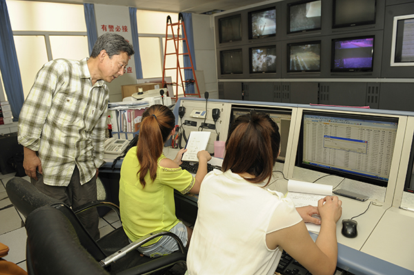 保卫处监控室 (3).jpg