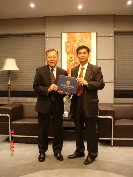 2010053108-jx.jpg