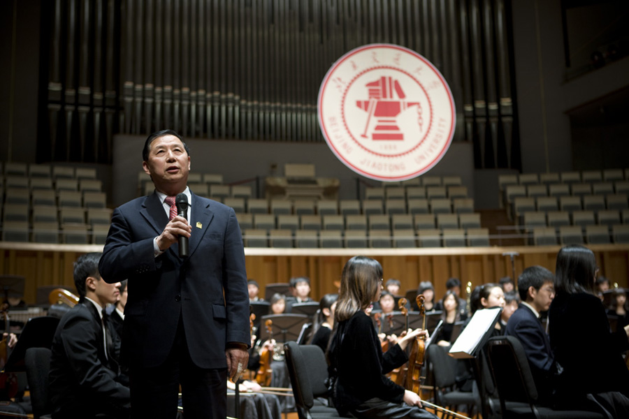 2010042808-bl.jpg