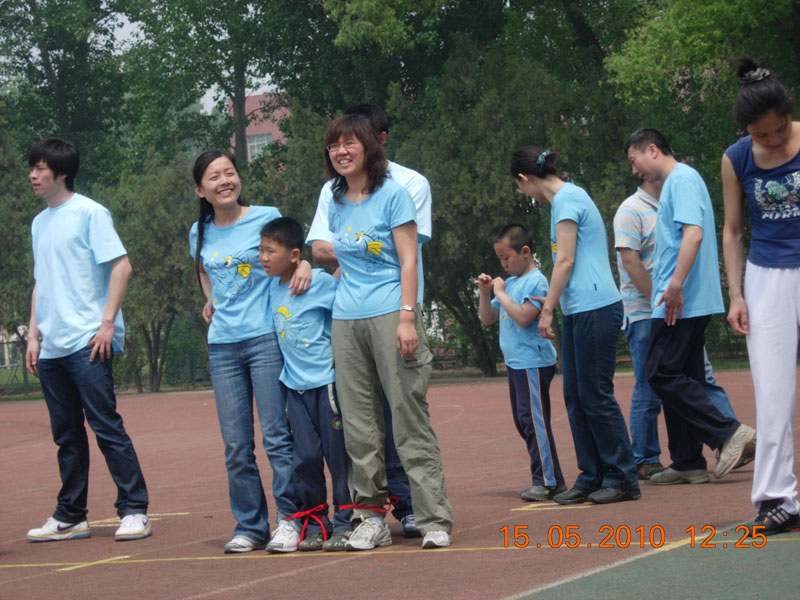 2010051902-bl.jpg