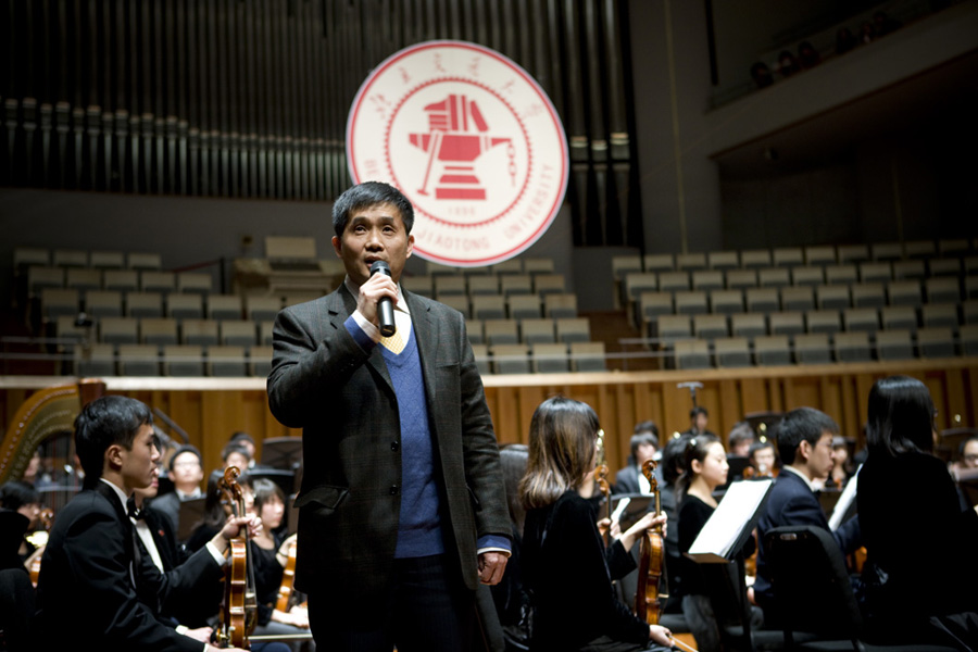 2010042807-bl.jpg