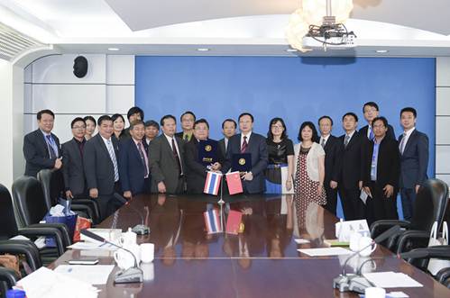 说明: C:\Users\lenovo\Desktop\会见新闻照片\泰国1.jpg