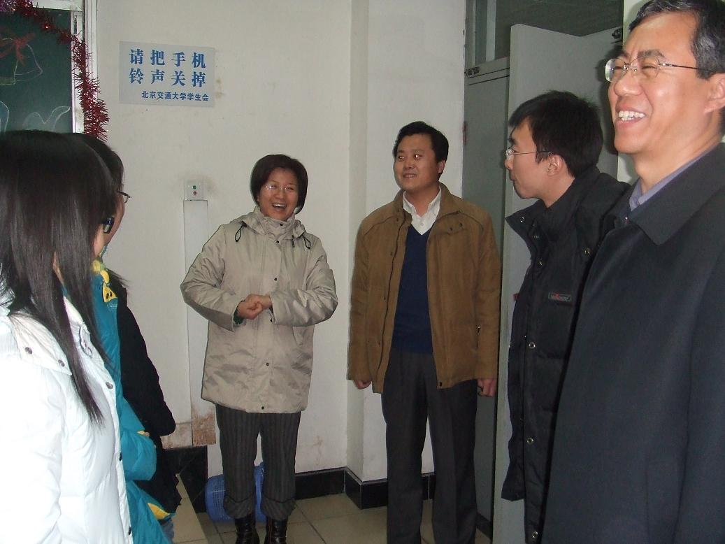 2010111855tcl.jpg