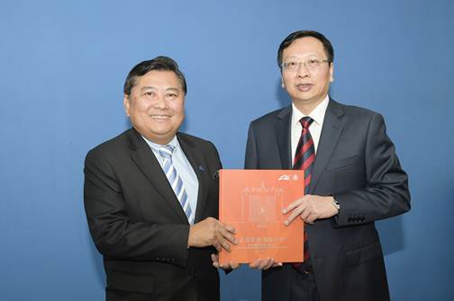 说明: C:\Users\lenovo\Desktop\会见新闻照片\泰国2.jpg