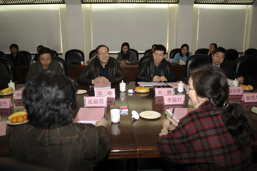 2009111903-bl.jpg