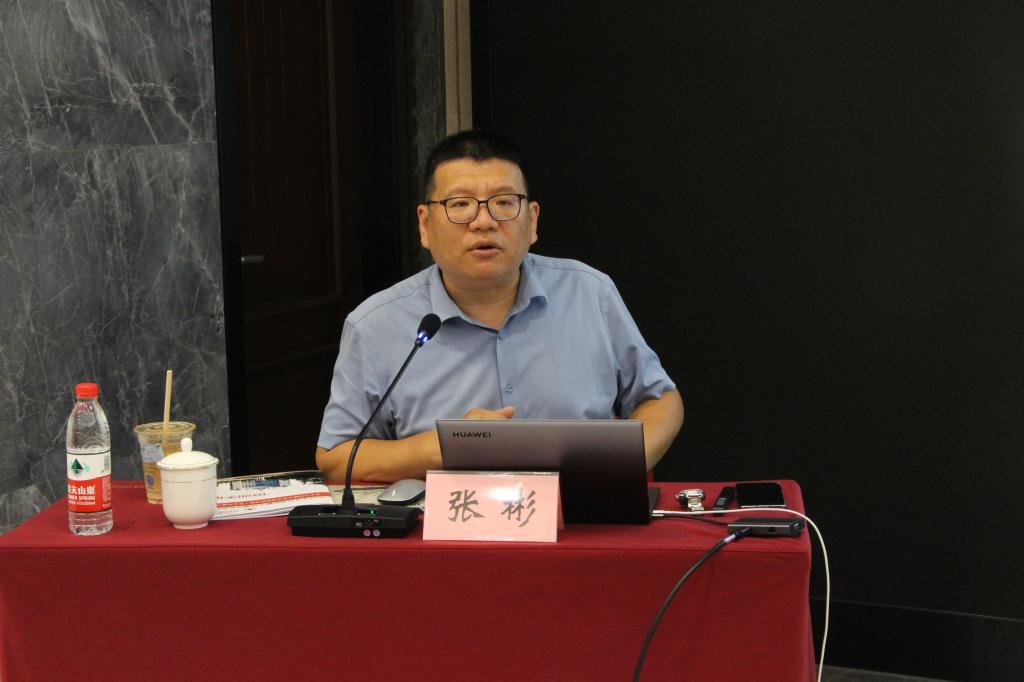 >正文中央广播总台高级编辑,著名时事评论员张彬从胸怀两个大局出发