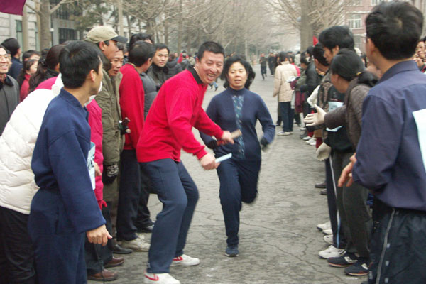 04122002.jpg